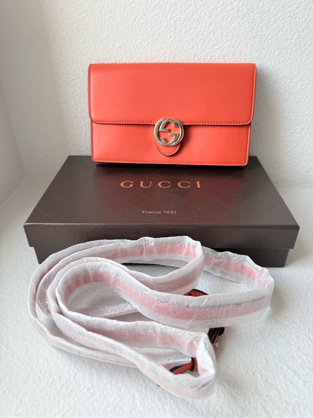 GUCCI Coral Orange Leather Wallet on Chain Crossbody/ Clutch with Interlocking G